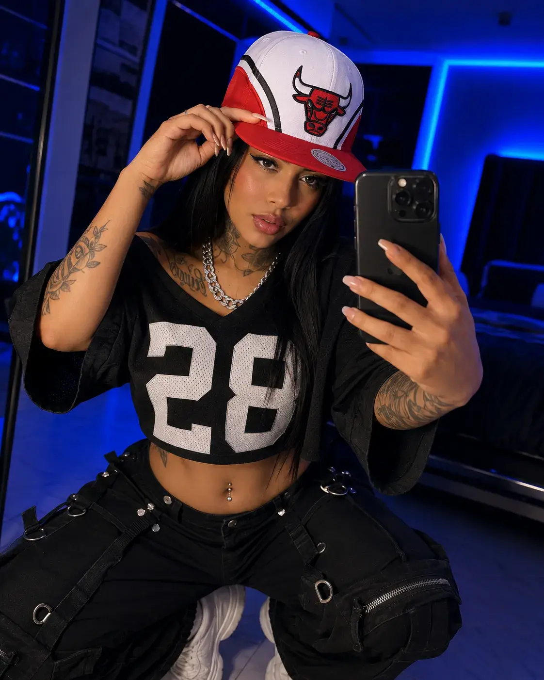 Gorra Chicago Bulls Mitchell & Ness Snapback Roja Blanca Visera Plana Ajustable - Image 5